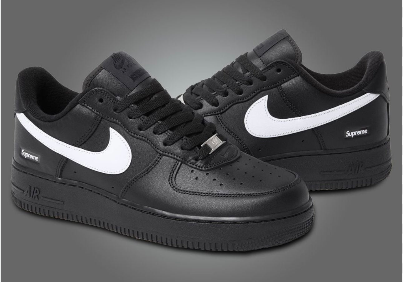 The Supreme x Nike Air Force 1 Low
Black White
