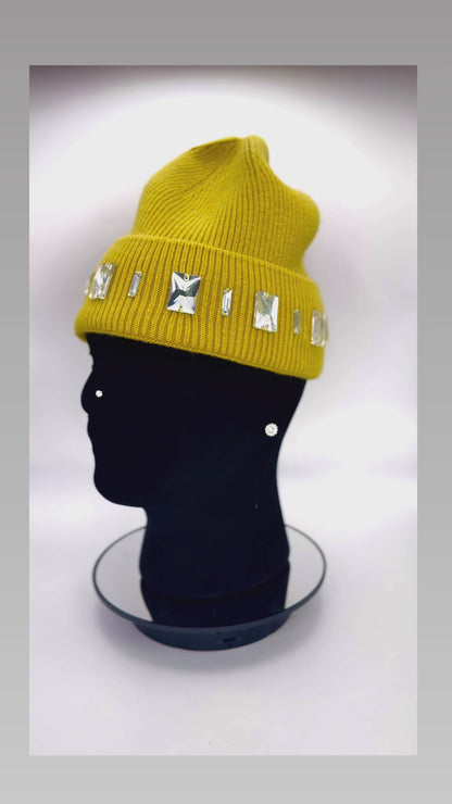 Yelow winter hat with rhinestone